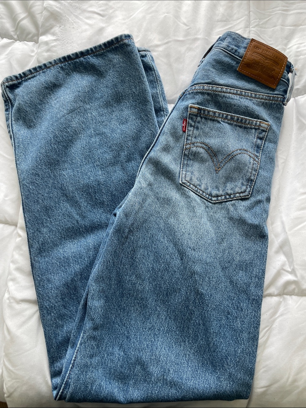 Levi's ribcage wide leg Jeans in medium light Blue Denim